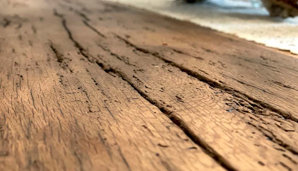 Tischplatte aus altem Eichenholz mit Gußeisen-Füßen im Industrial-Style