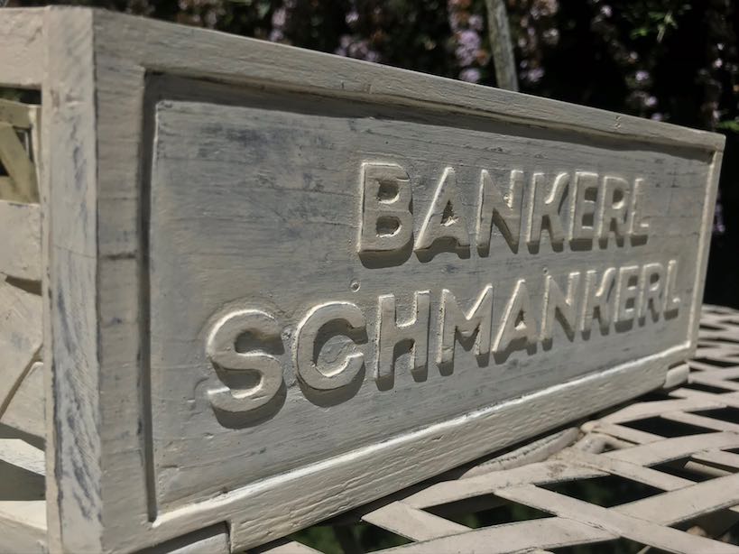 Geschnitzte Holzafel Bankerl-Schmankerl