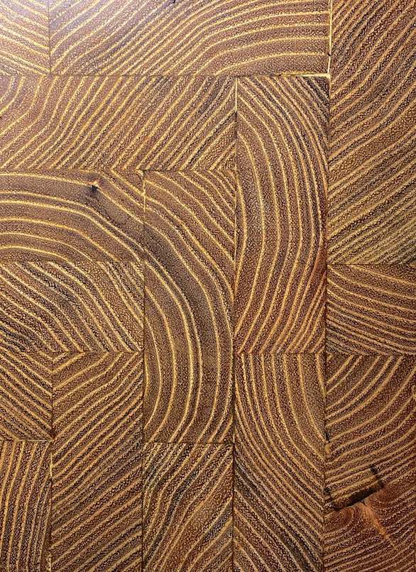 Detail verleimtes Stirnholz aus Robinie