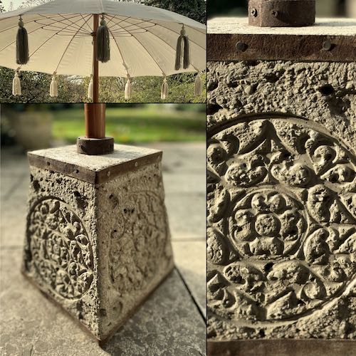 Vintage Sonnenschirm-Ständer aus Beton mit Ornamenten und Altmetall Einfassungen