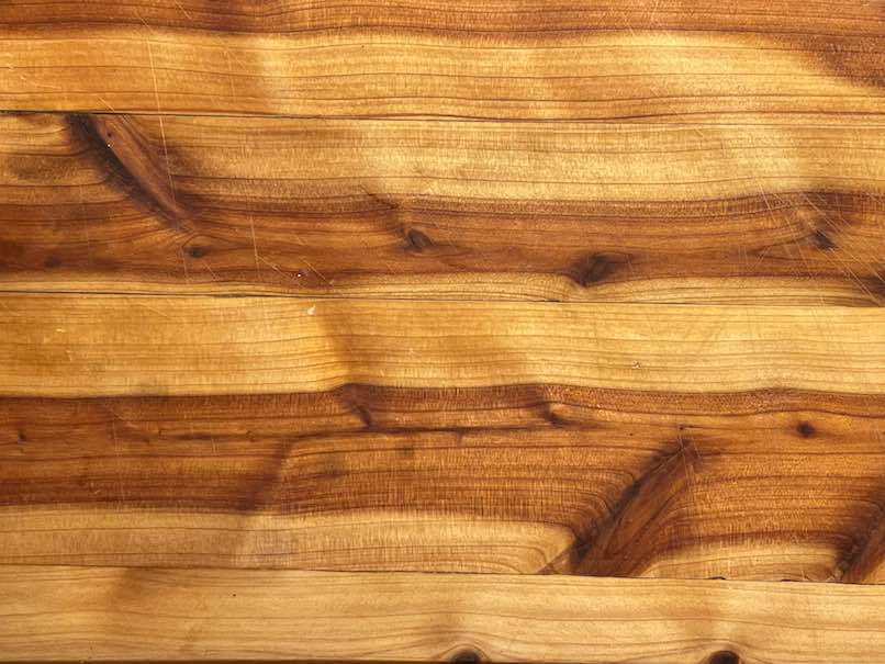 Detail Wacholderholz-Brett