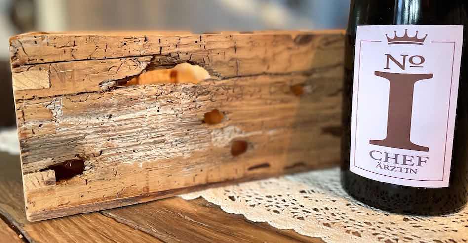 Sektflasche "No1 Chefärztin" mit Geschenkbox aus altem Holz